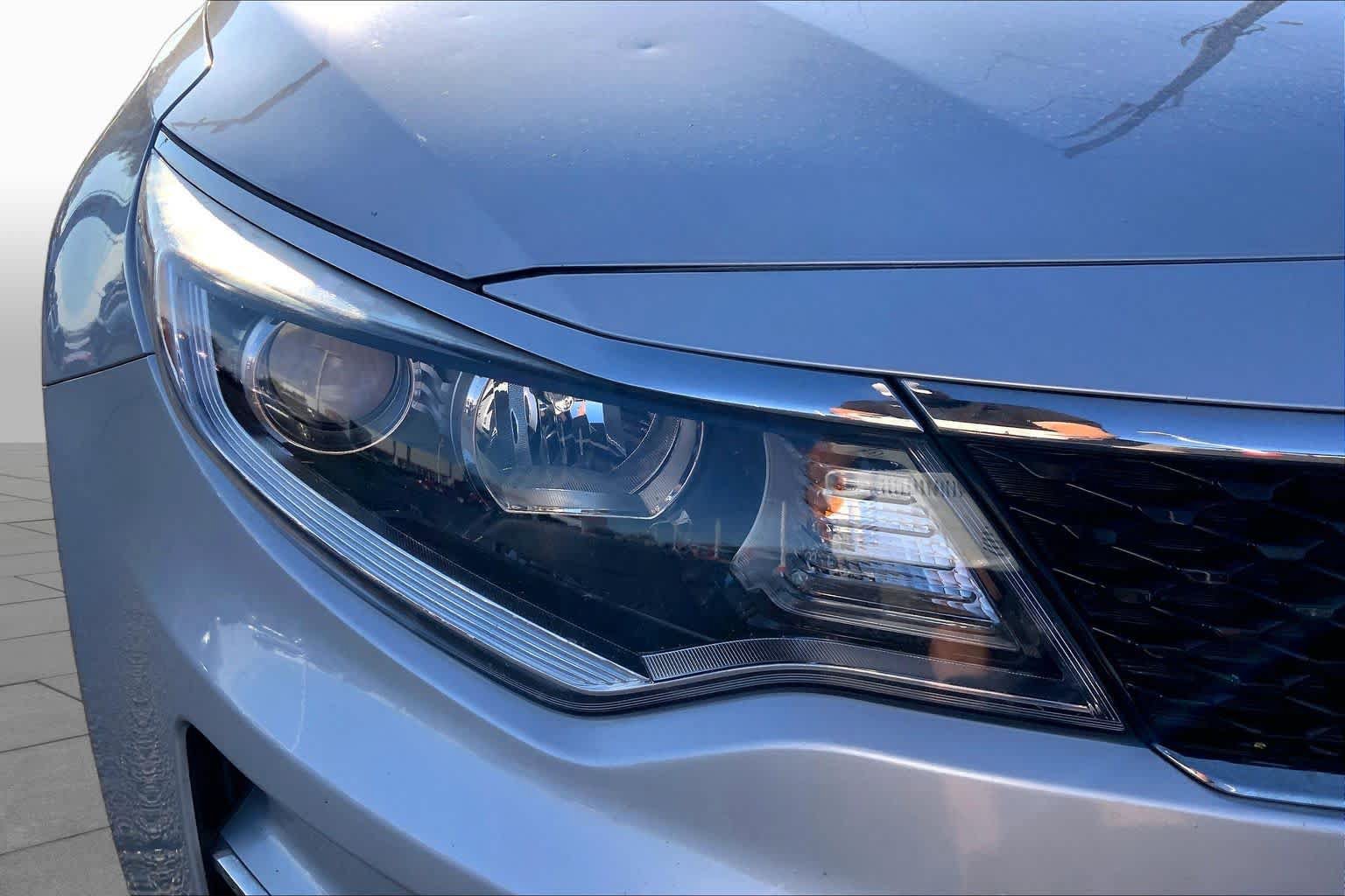 Used 2017 Kia Optima LX FWD image 28
