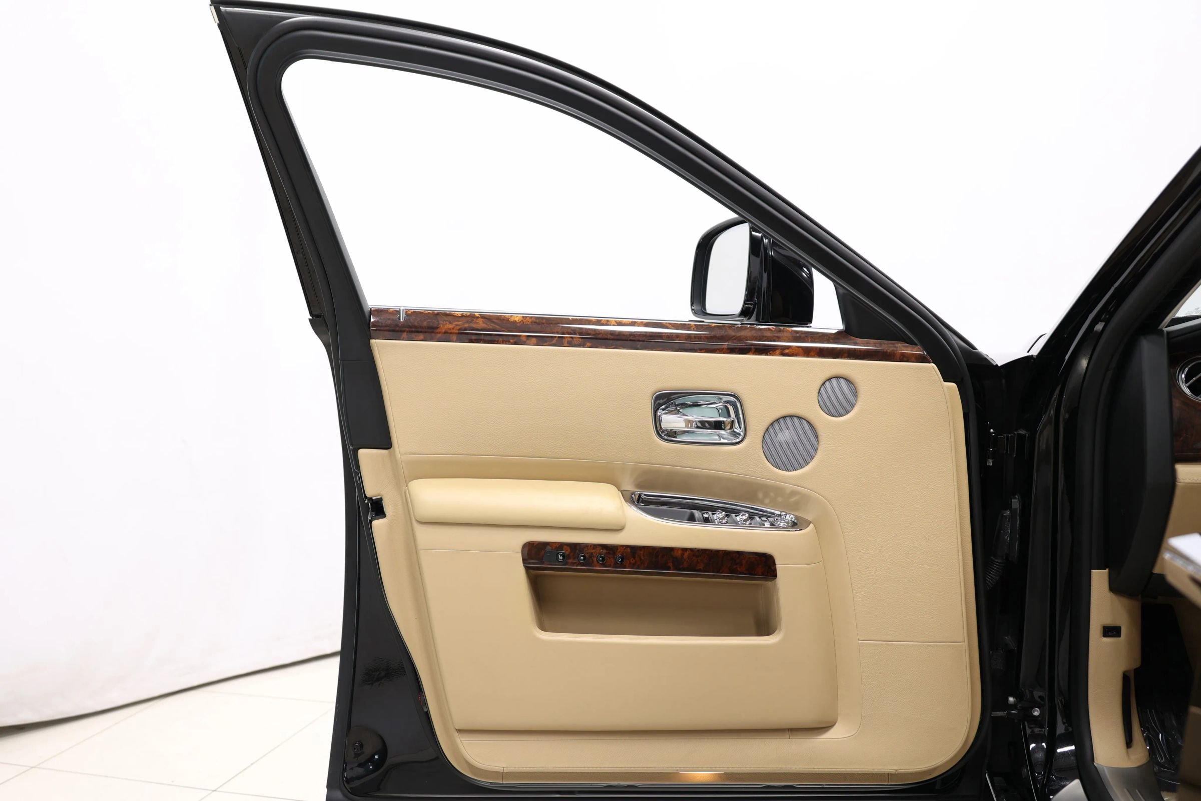 Used 2010 Rolls-Royce Ghost RWD image 10