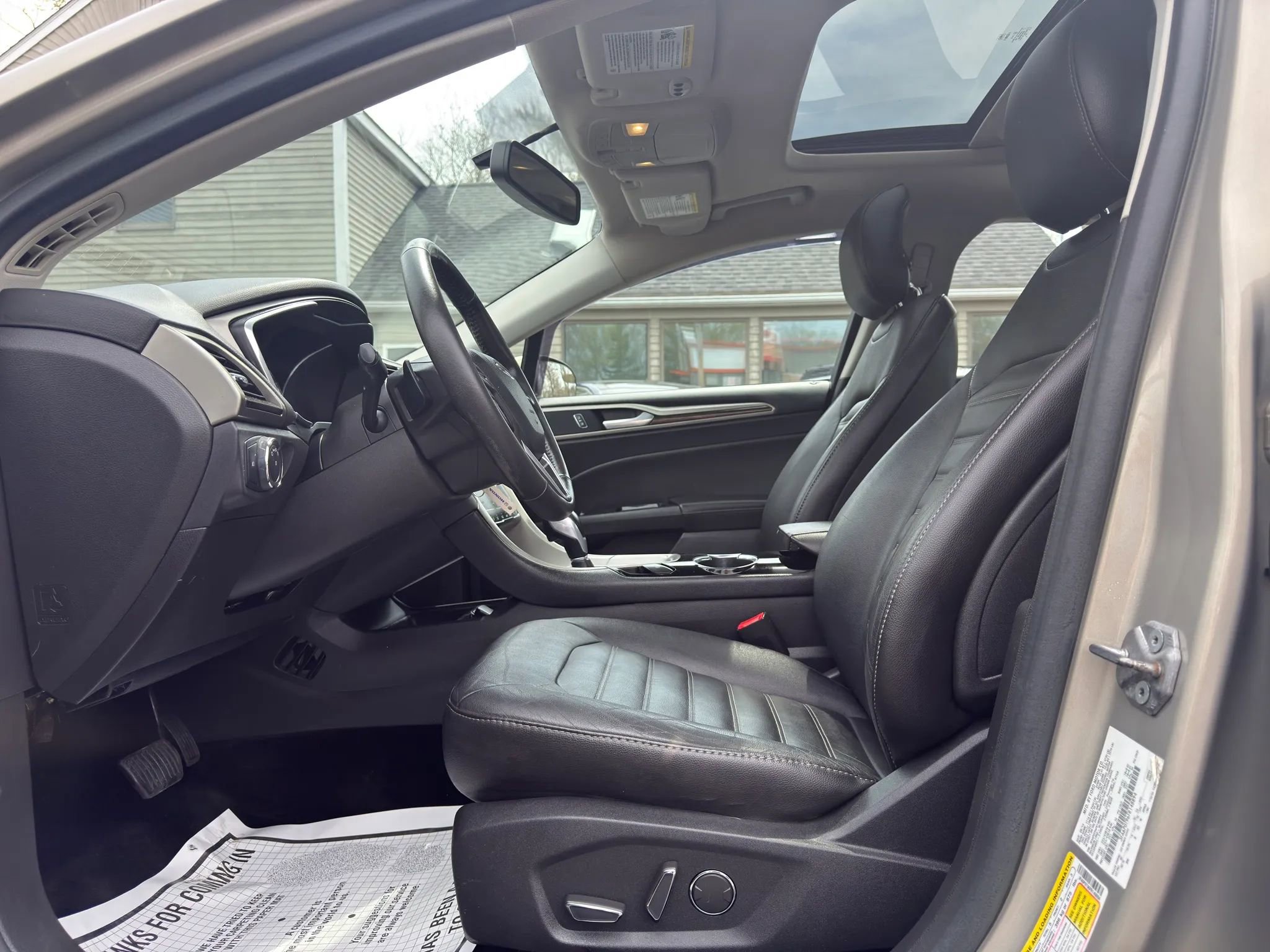 Used 2015 Ford Fusion SE w/ Equipment Group 202A AWD/4WD image 19
