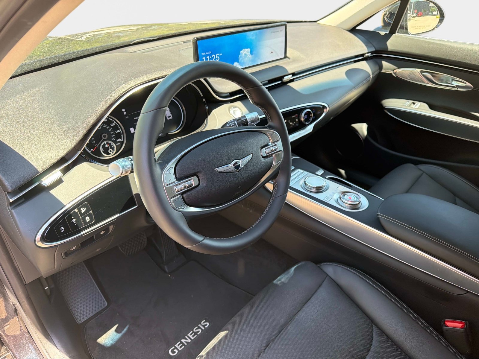 Used 2023 Genesis GV70 2.5T w/ Select Package AWD/4WD image 17