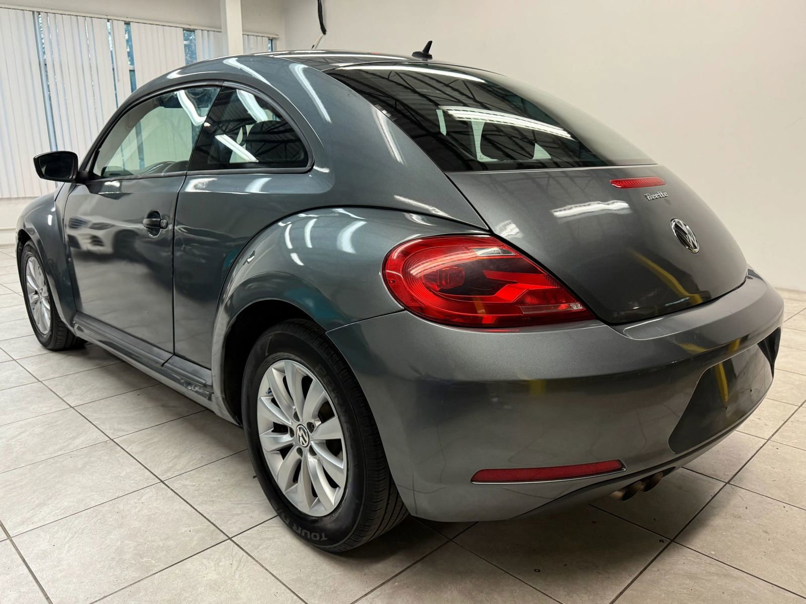Used 2013 Volkswagen Beetle 2.5 image 7