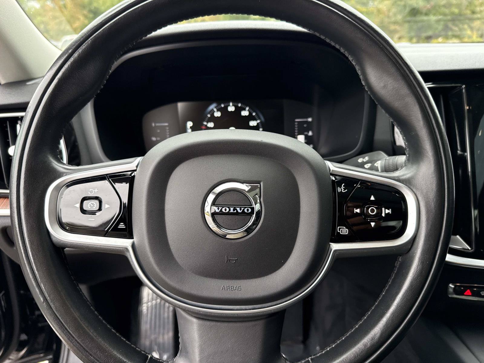 Used 2019 Volvo S60 T5 Momentum w/ Premium Package FWD image 32