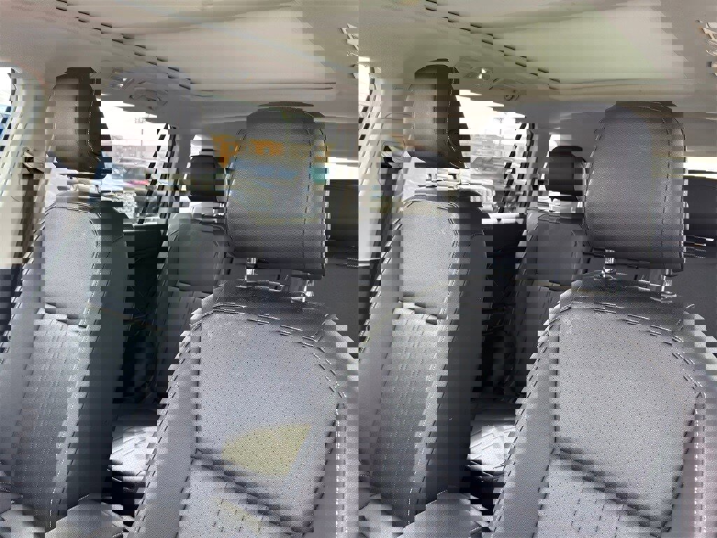 Used 2022 Volkswagen Tiguan SE image 12