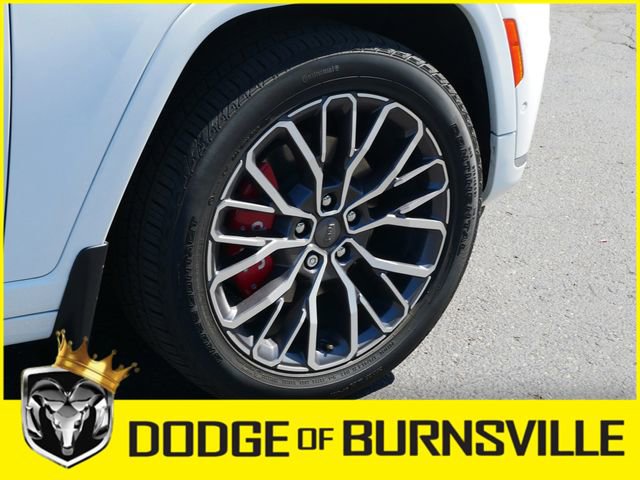 Used 2023 Jeep Grand Cherokee L Summit AWD/4WD image 12