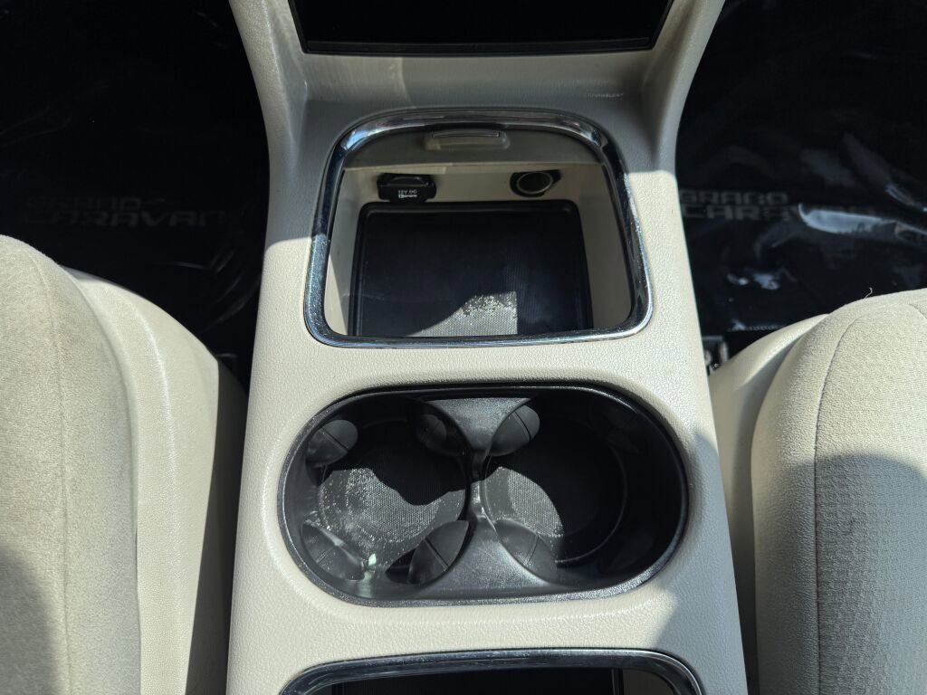 Used 2011 Dodge Grand Caravan Crew FWD image 22