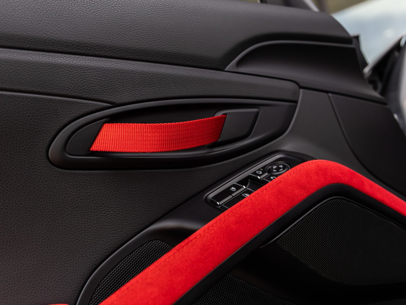 Certified 2018 Porsche 911 GT2 RS RWD image 39