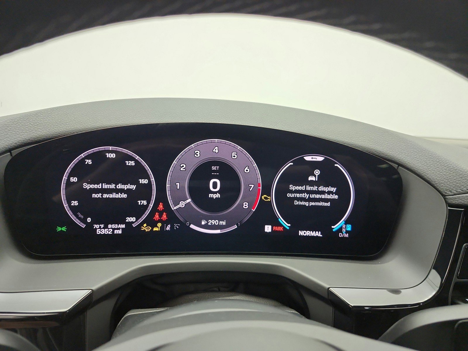 Used 2025 Porsche Panamera image 12