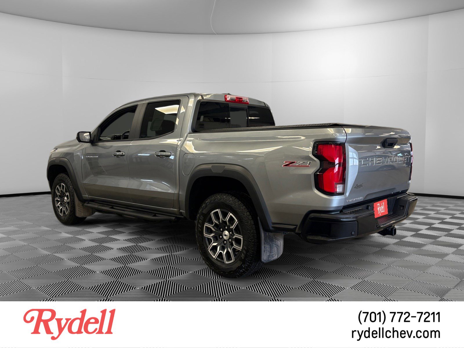 Used 2023 Chevrolet Colorado Z71 w/ Z71 Convenience Package 2 image 3