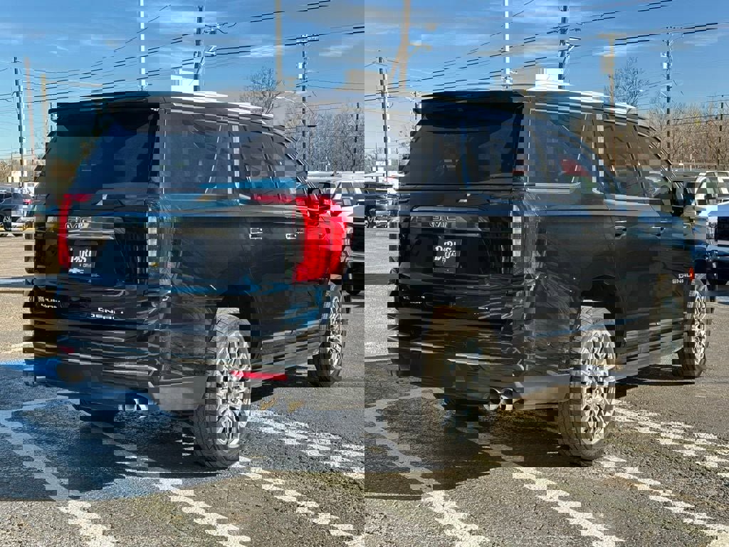 Used 2023 GMC Yukon Denali Ultimate image 6