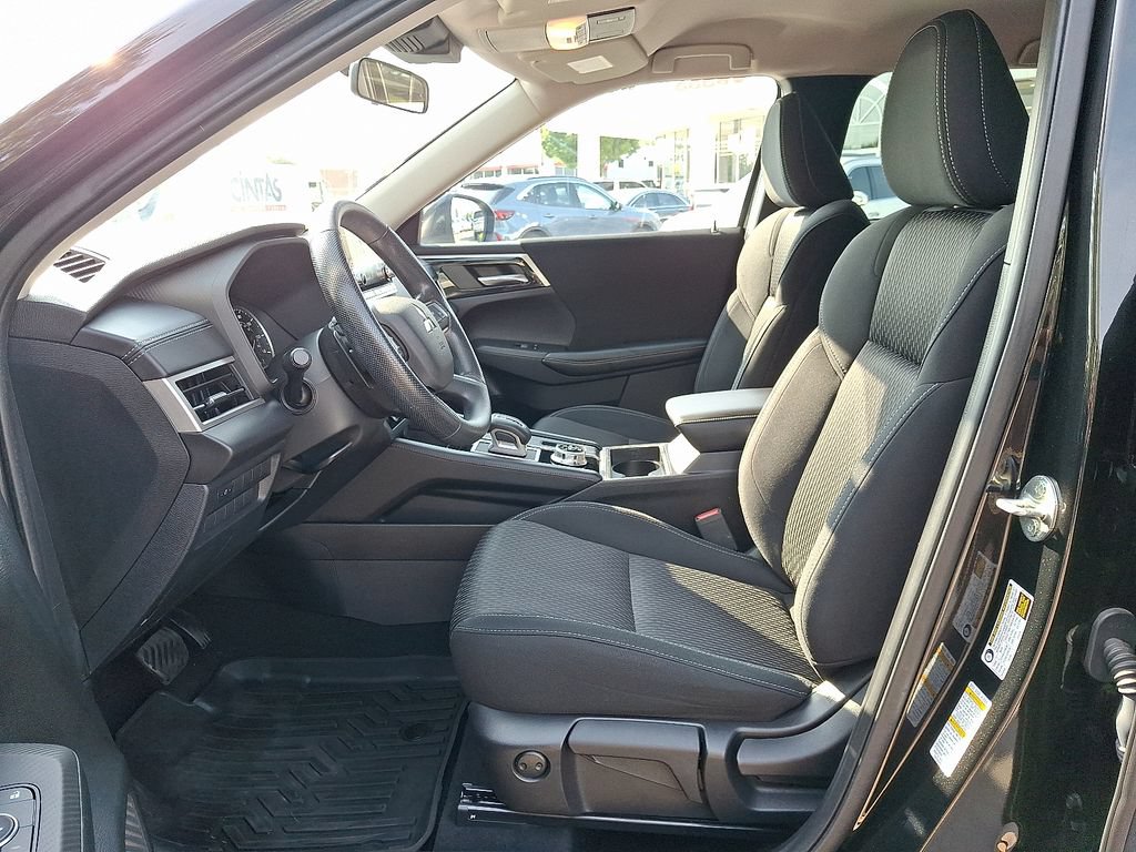 Used 2022 Mitsubishi Outlander ES AWD/4WD image 13