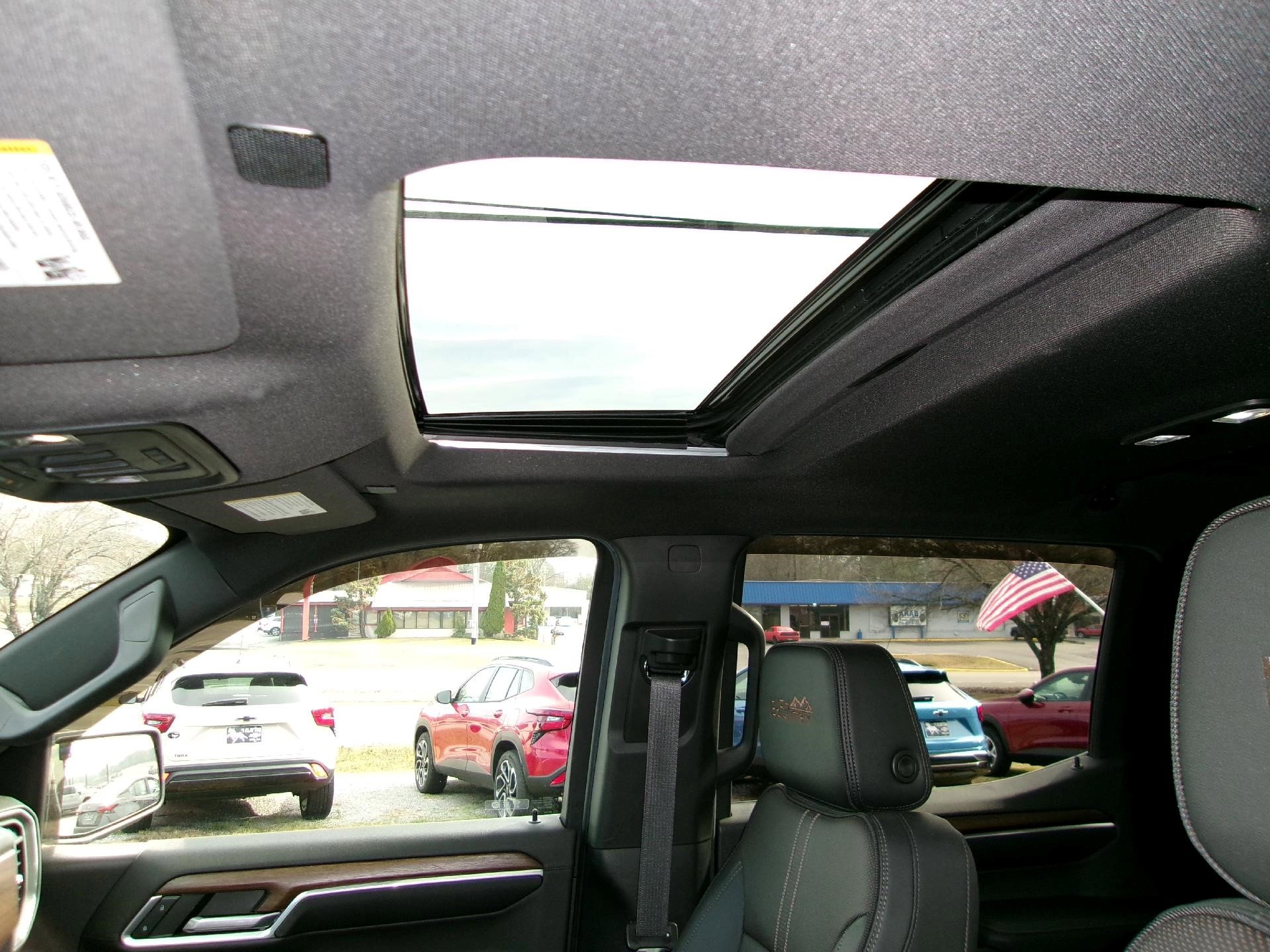 Certified 2022 Chevrolet Silverado 1500 High Country w/ High Country Premium Package image 21