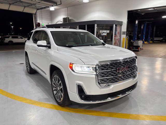 Used 2023 GMC Acadia Denali w/ Denali Ultimate Package AWD/4WD image 9