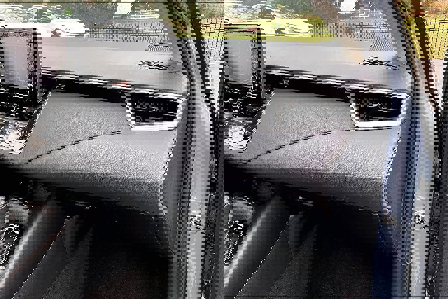 Used 2022 Toyota Corolla LE w/ Body Protection Package (TMS) image 18