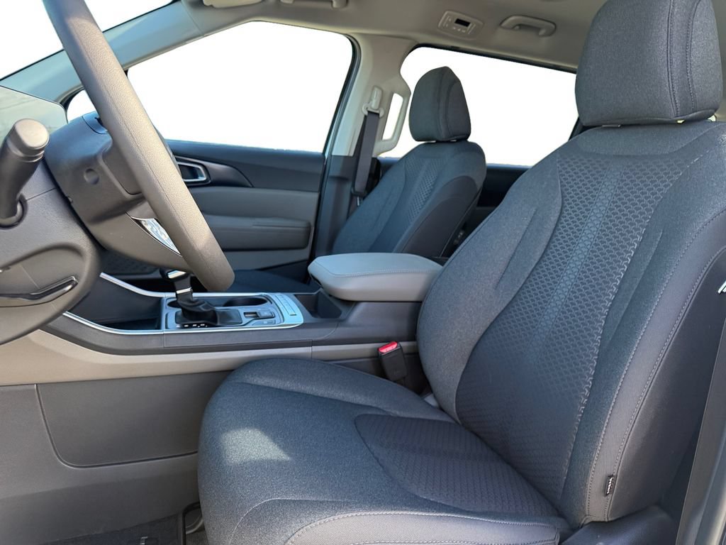 New 2026 Kia Carnival LX FWD image 9