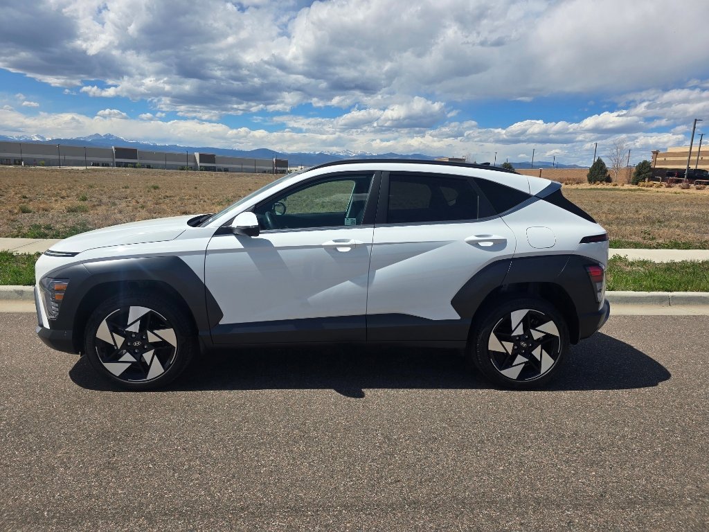 Used 2024 Hyundai Kona Limited image 2