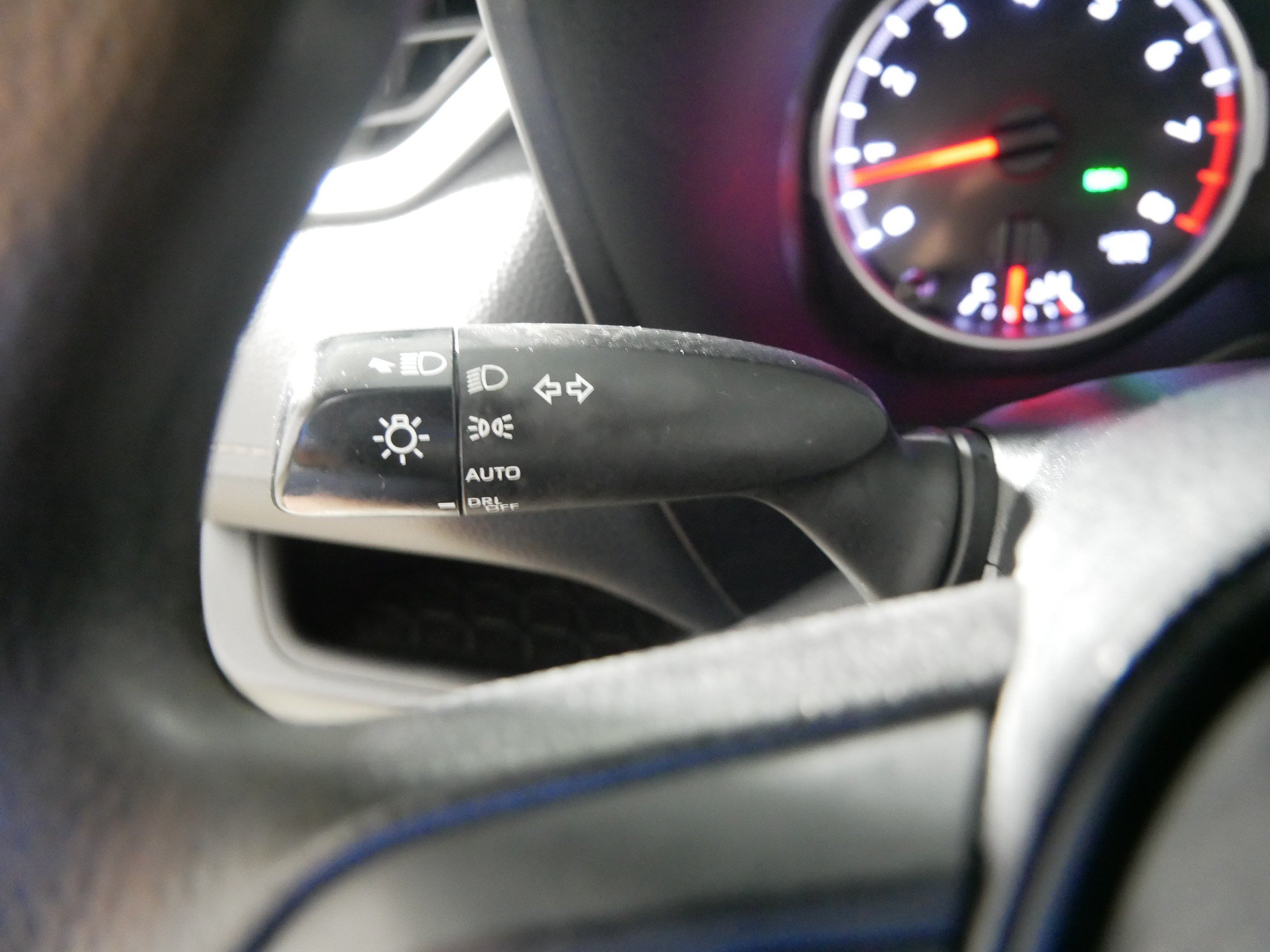 Used 2022 Toyota RAV4 XLE AWD/4WD image 32