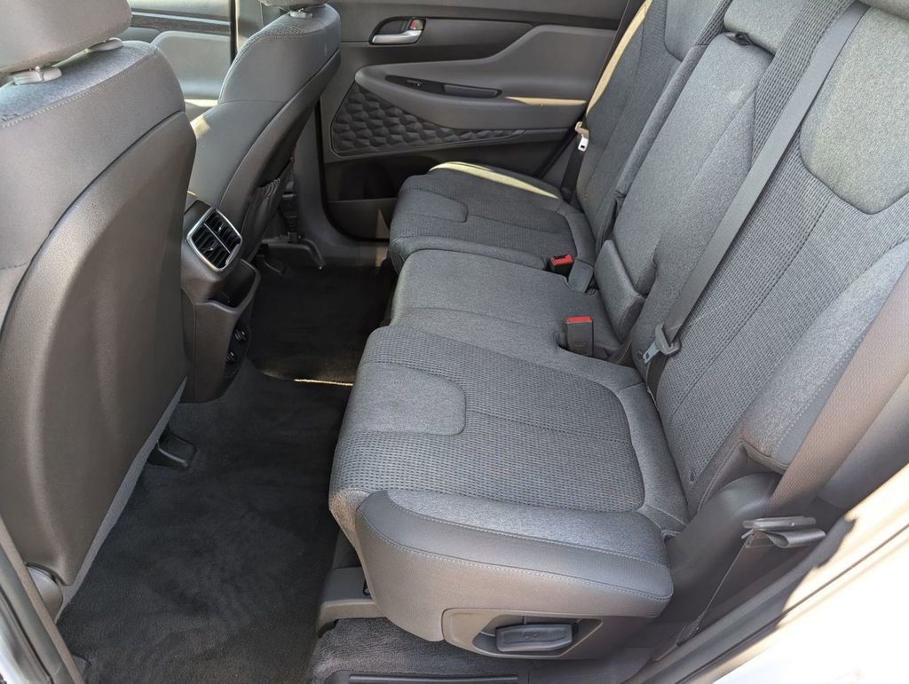 Used 2020 Hyundai Santa Fe SE image 39