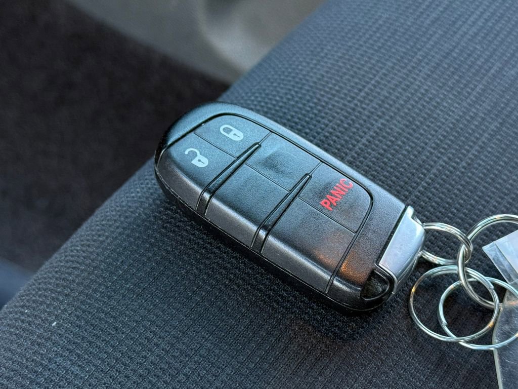 Used 2016 Jeep Grand Cherokee Laredo w/ Quick Order Package 23E image 31