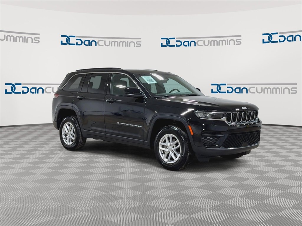 Used 2025 Jeep Grand Cherokee Laredo X w/ Luxury Tech Group I image 2