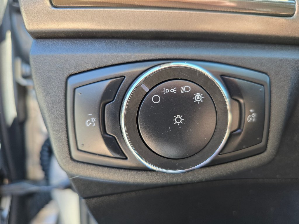 Used 2020 Ford Fusion SEL FWD image 35