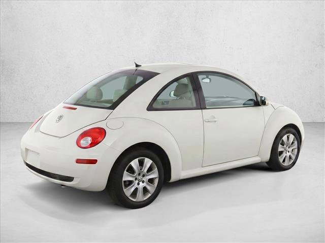 Used 2010 Volkswagen Beetle Coupe FWD image 7