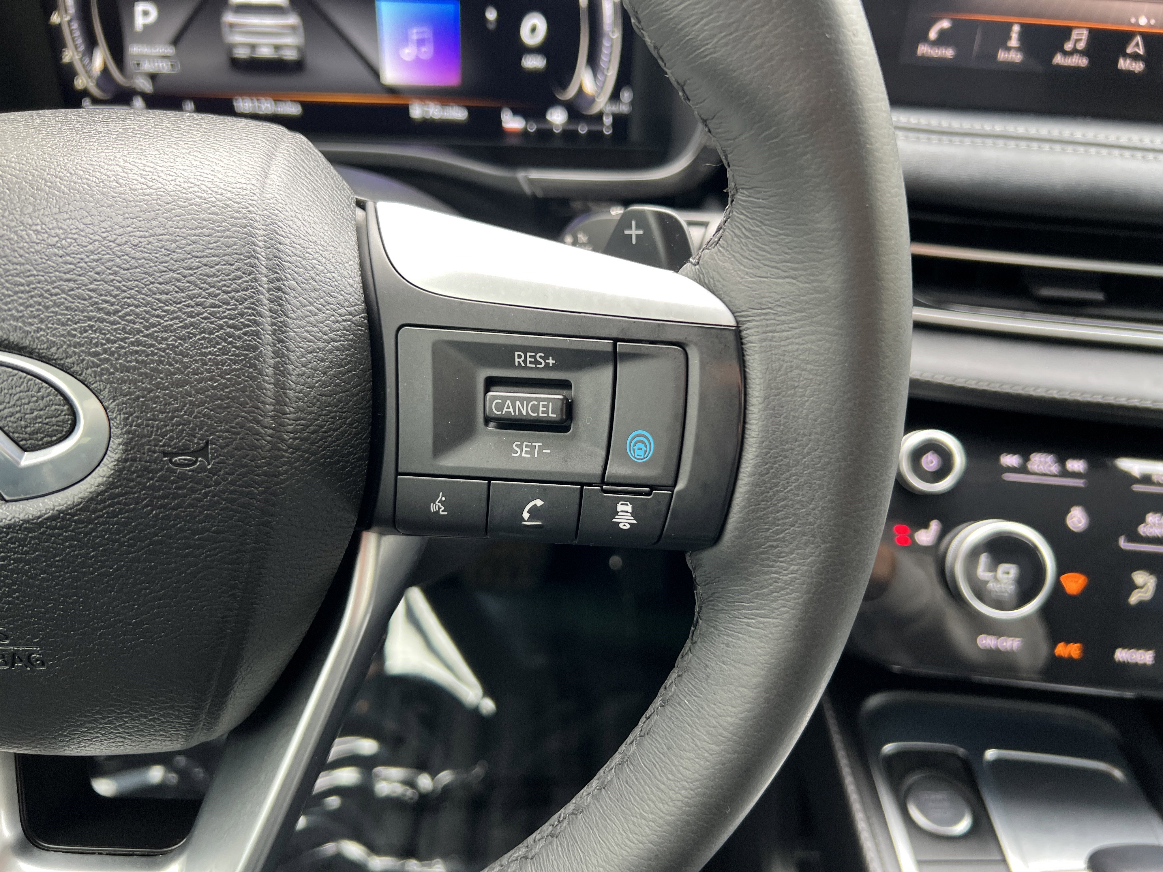 Used 2023 INFINITI QX60 Luxe image 31