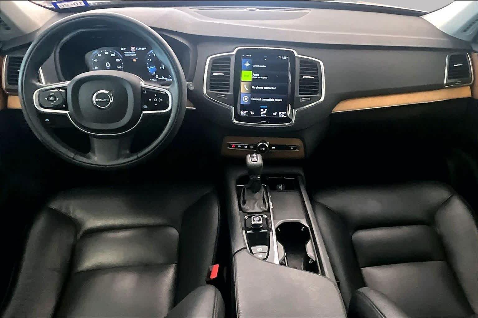 Used 2022 Volvo XC90 T5 Momentum w/ Climate Package FWD image 14