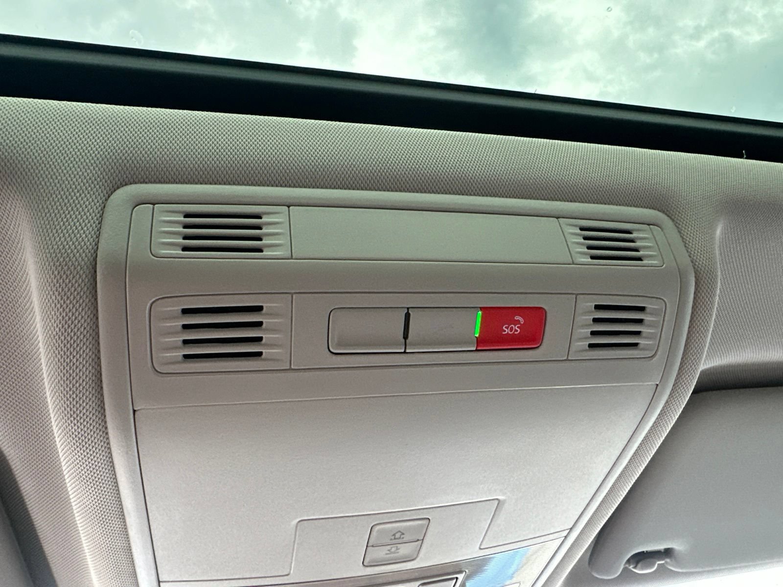 Certified 2025 Volkswagen Taos SE AWD/4WD image 74
