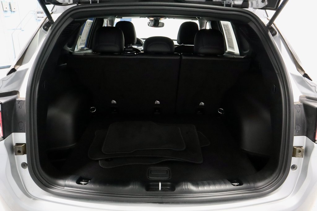 Used 2024 Jeep Compass Limited image 14