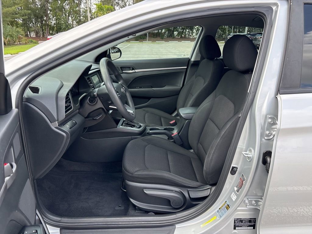 Used 2019 Hyundai Elantra SE w/ Cargo Package image 13