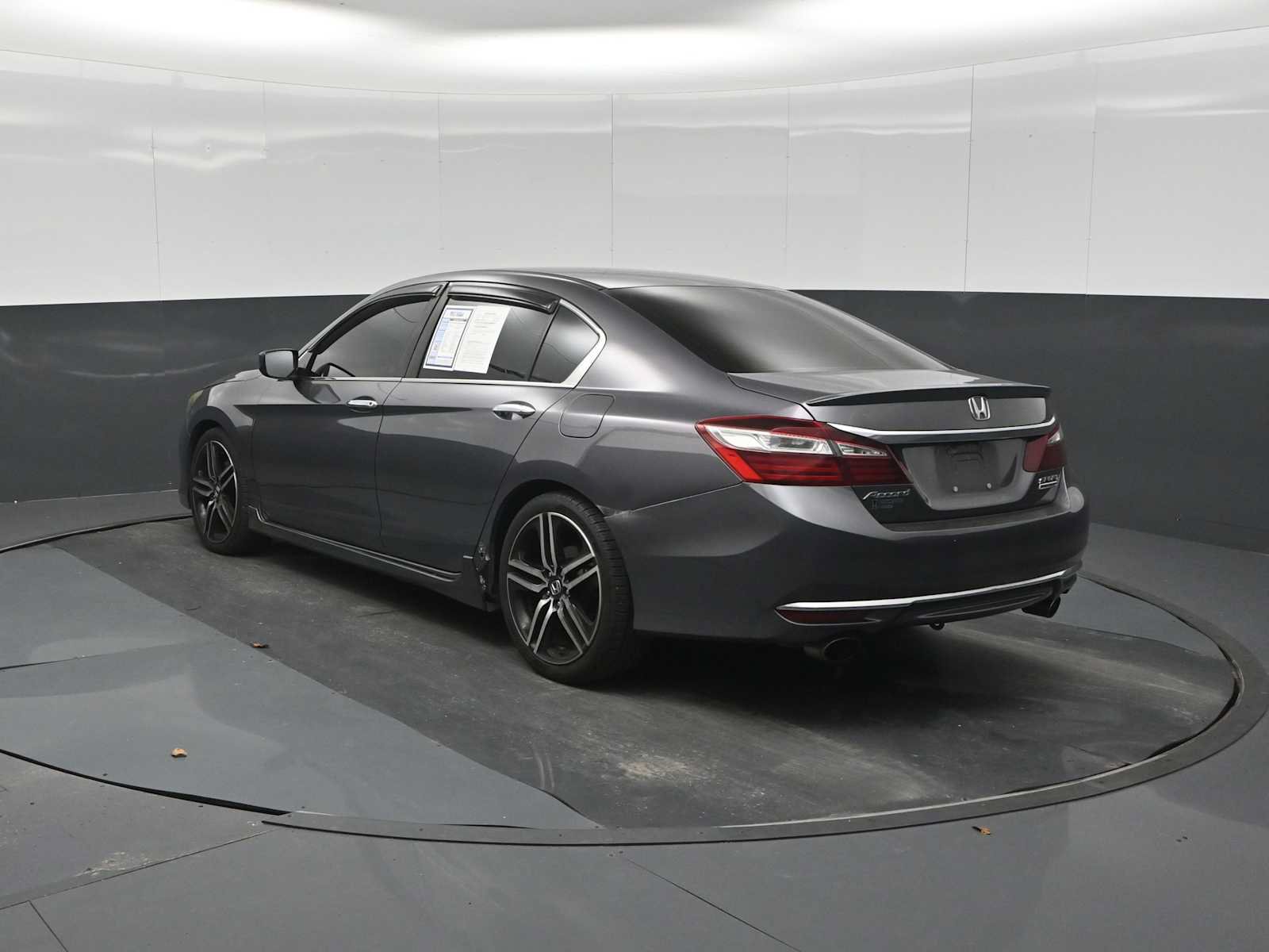 Used 2017 Honda Accord Sport Special Edition image 6