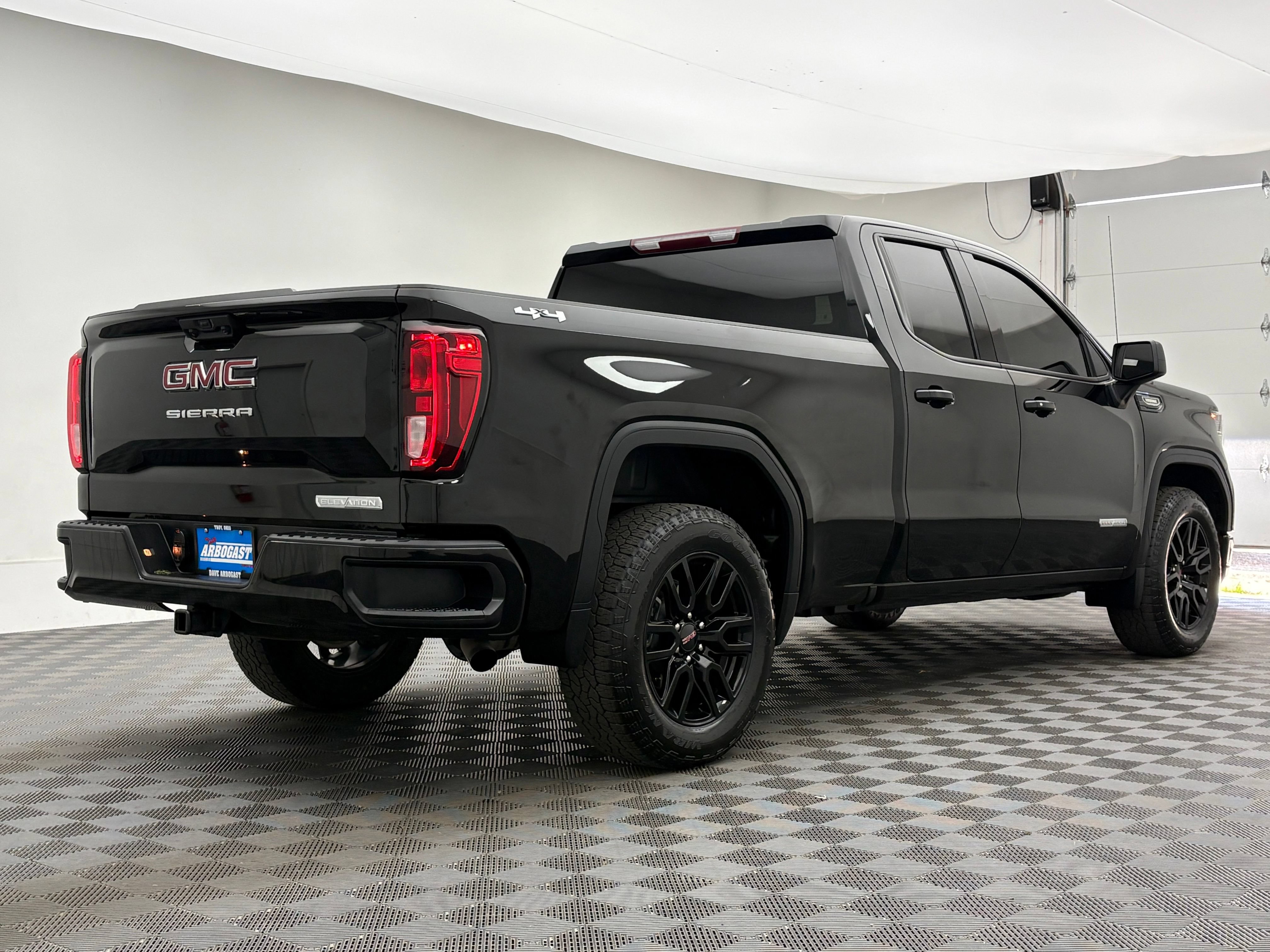 Used 2025 GMC Sierra 1500 Elevation AWD/4WD image 7