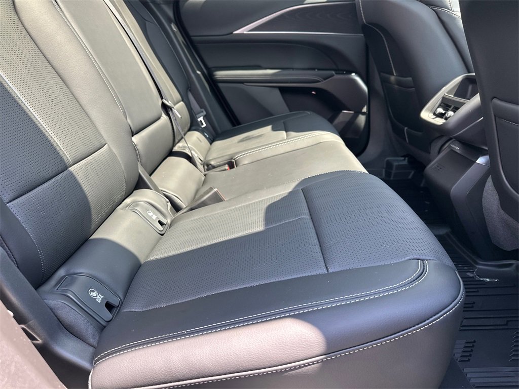 New 2025 Cadillac Lyriq Luxury image 15
