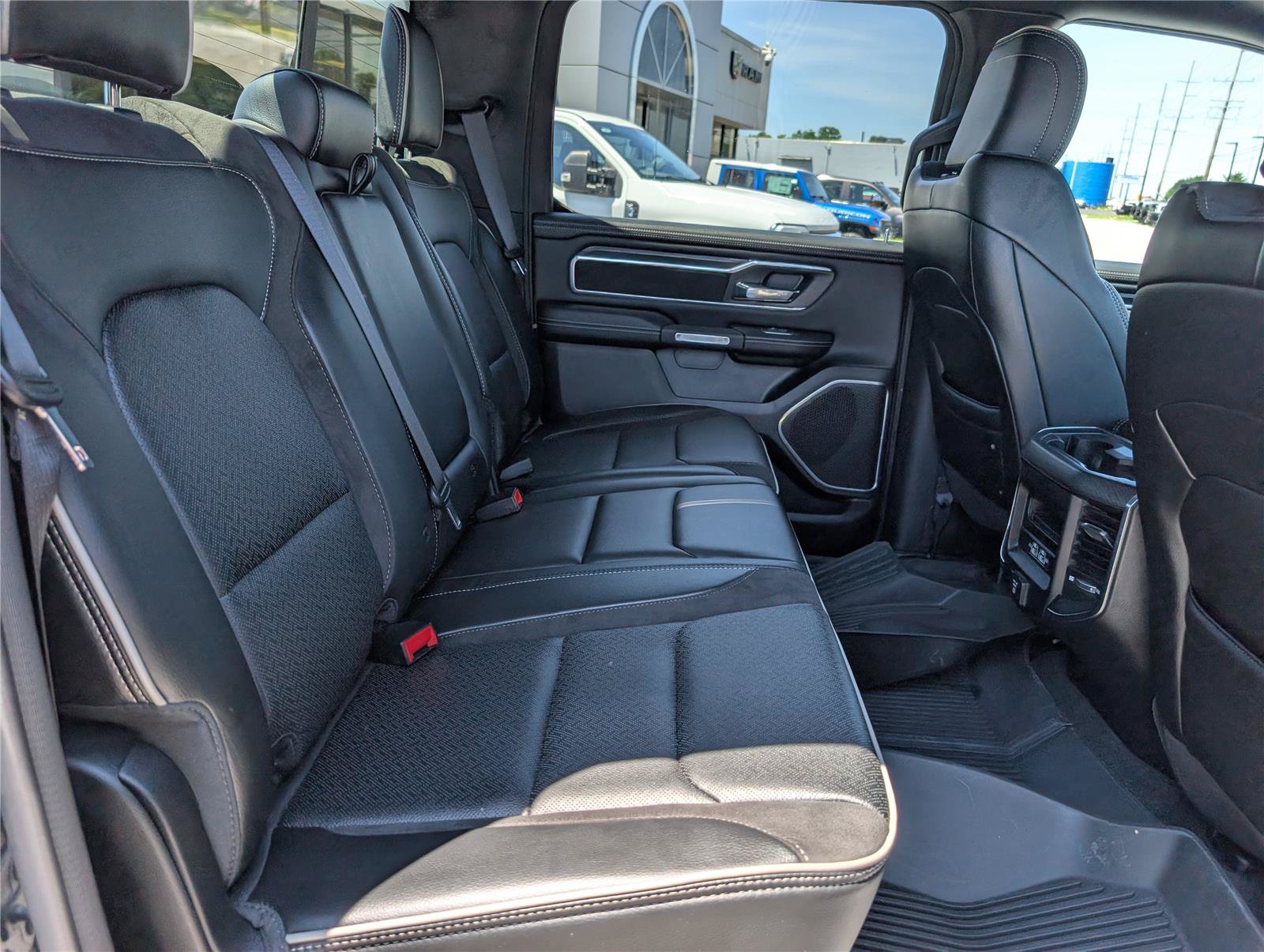 Used 2023 RAM 1500 Laramie AWD/4WD image 12