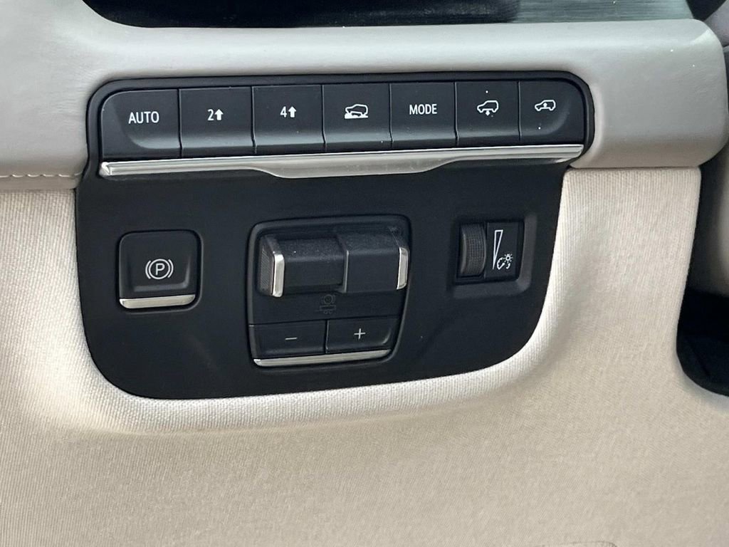 Used 2021 Cadillac Escalade ESV Sport Platinum AWD/4WD image 29