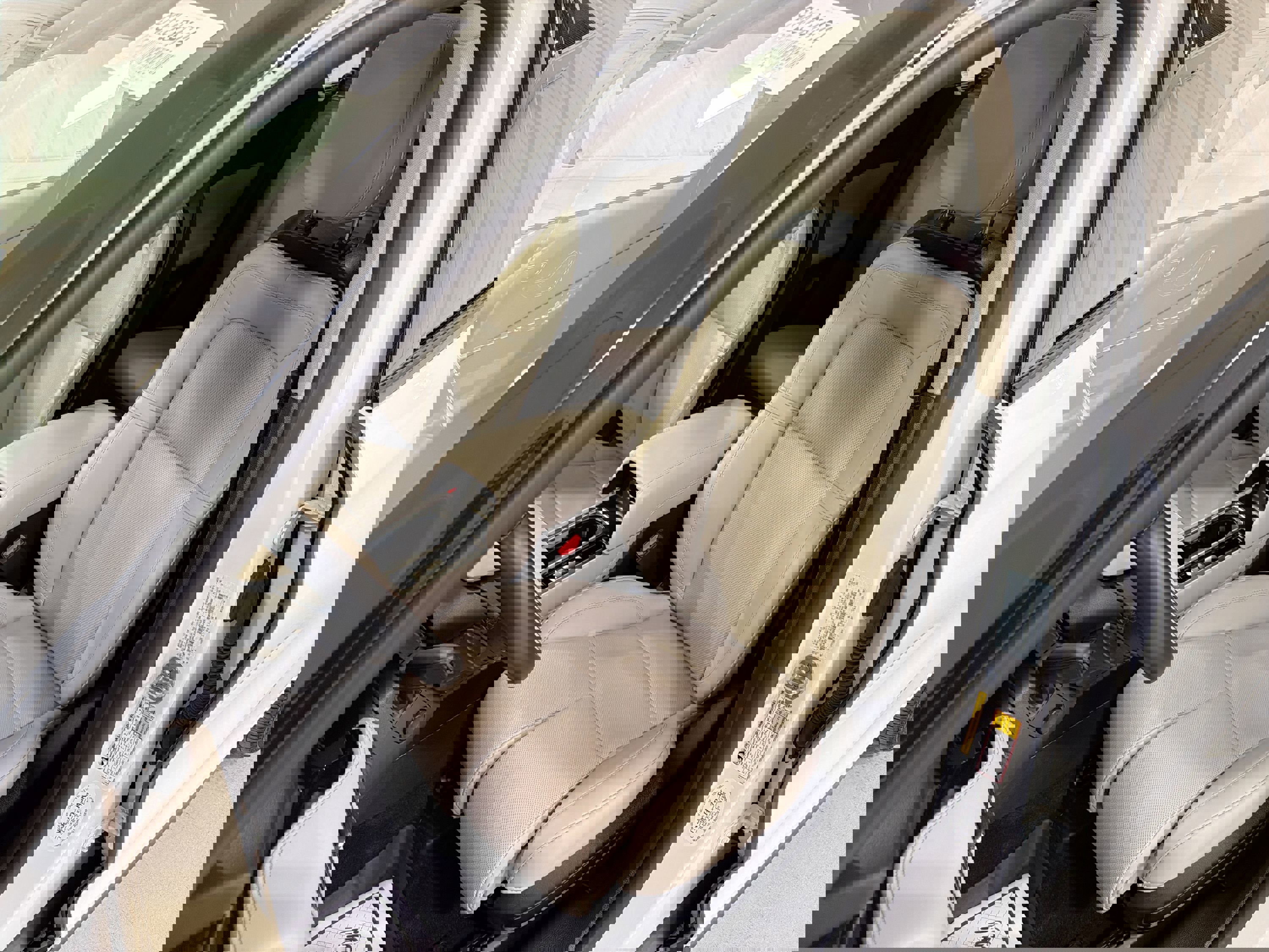 Used 2025 Lincoln Corsair Reserve w/ Equipment Group 202A image 10