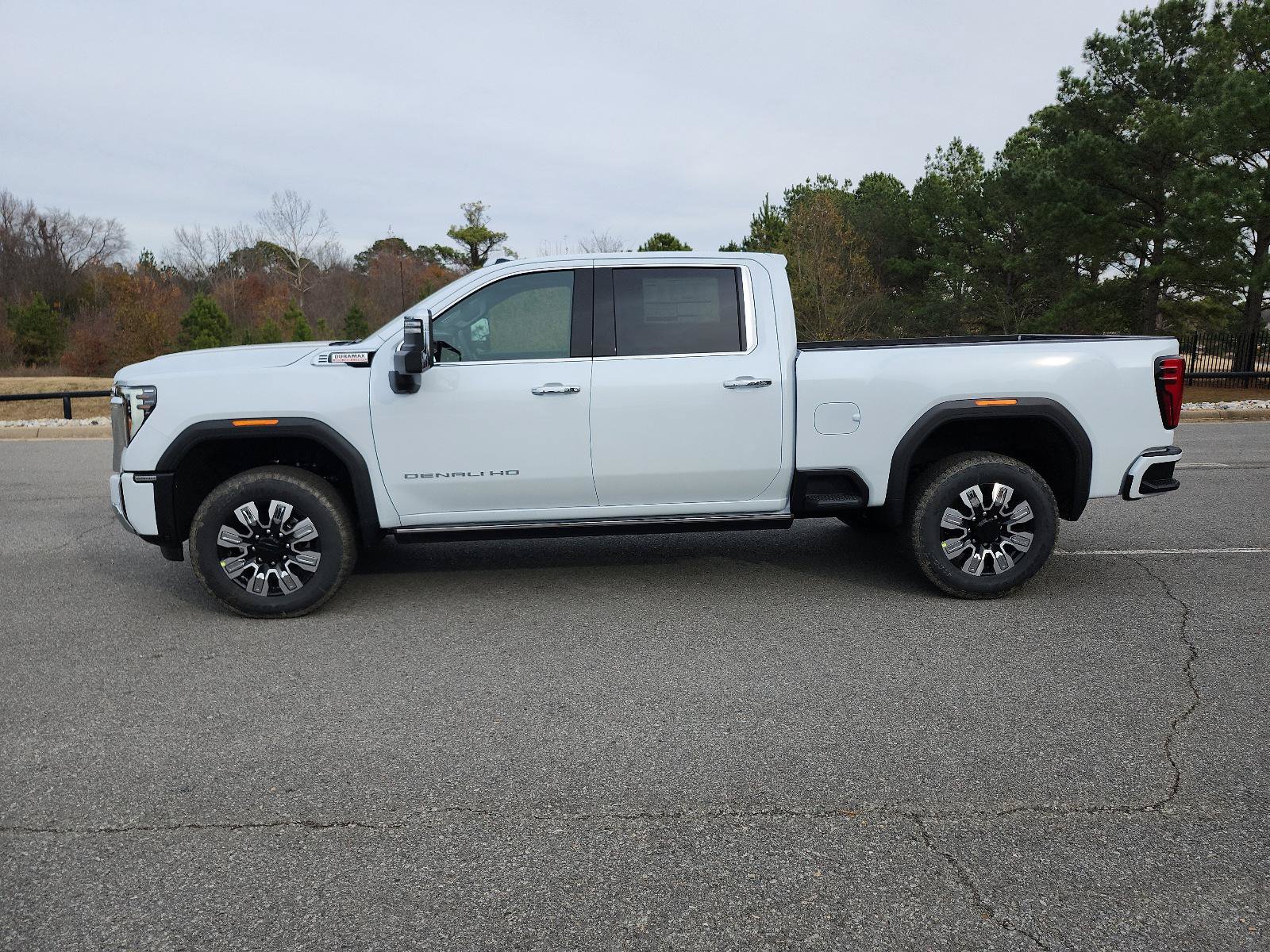 New 2026 GMC Sierra 2500 Denali w/ Denali Reserve Package AWD/4WD image 2