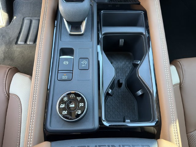 New 2026 Nissan Pathfinder Platinum AWD/4WD image 35