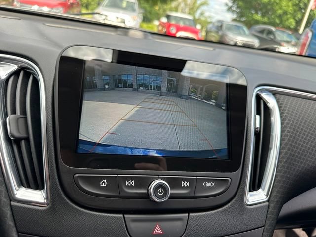 Used 2018 Chevrolet Malibu LT w/ Driver Confidence Package FWD image 23