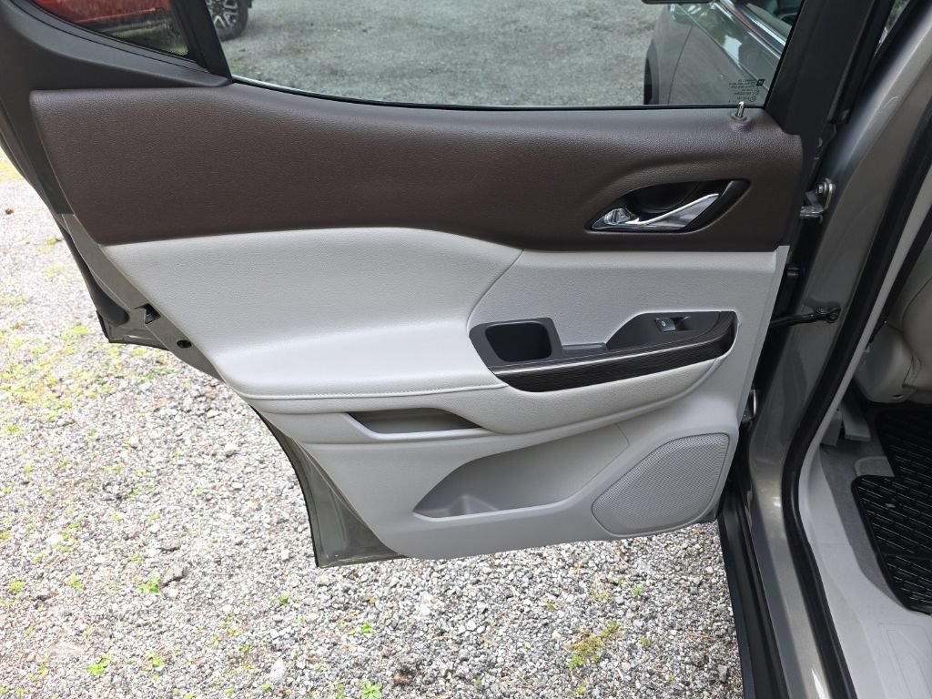 Used 2019 GMC Acadia SLT AWD/4WD image 24