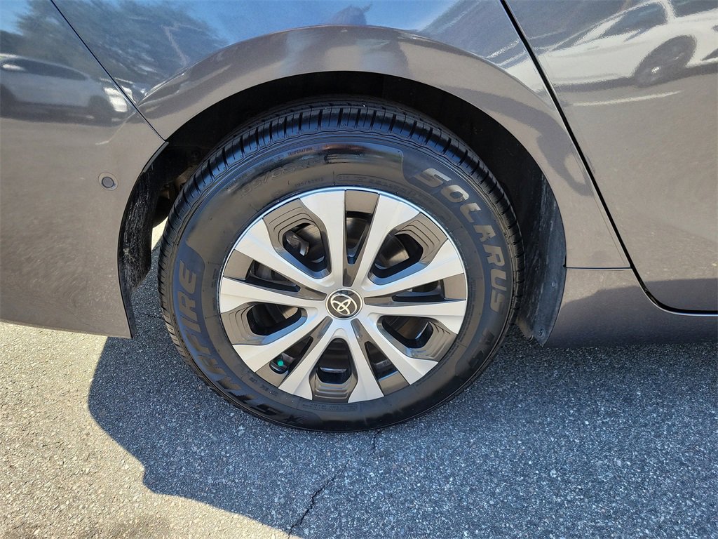 Used 2022 Toyota Prius Prime Limited image 5