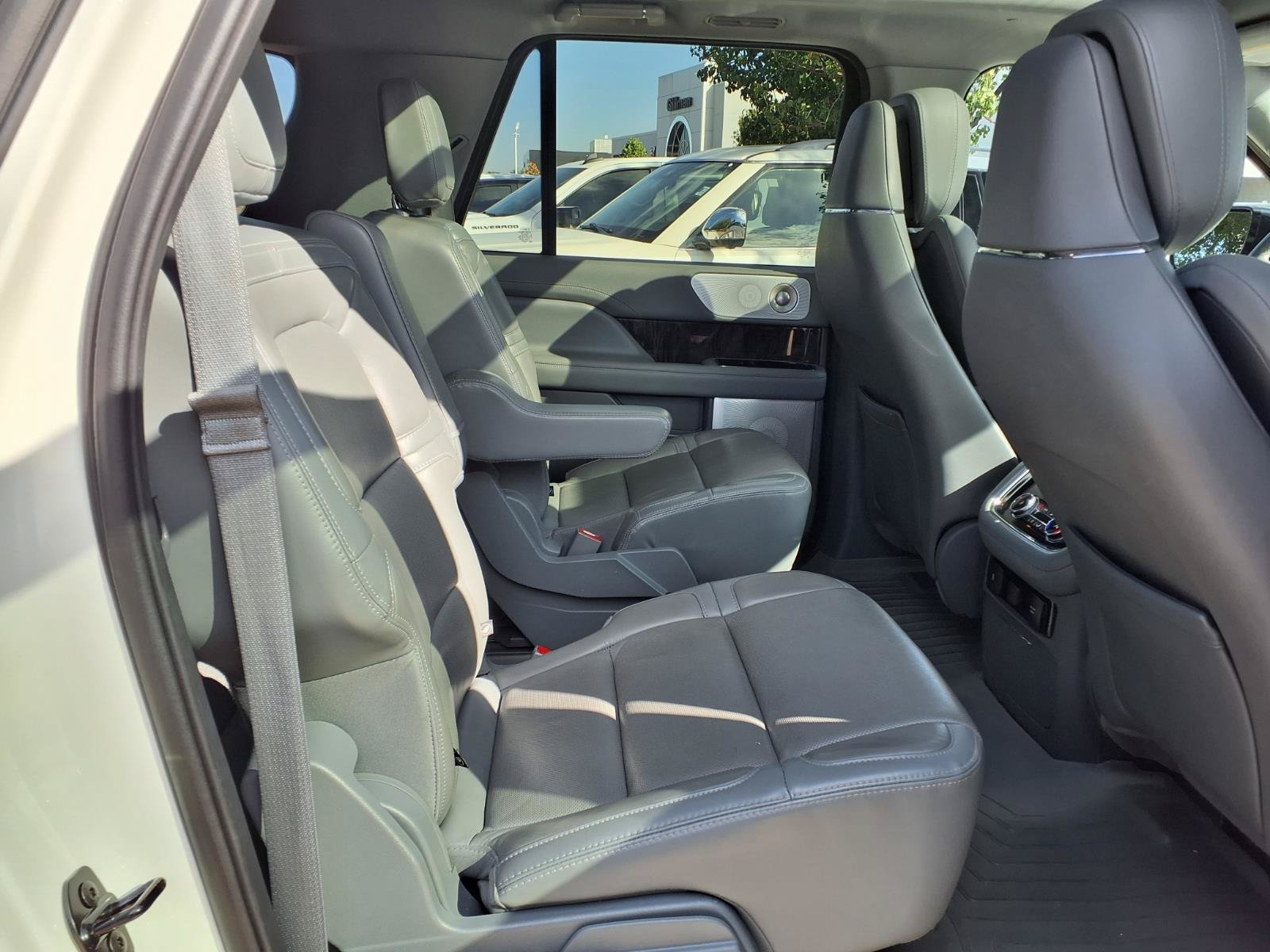 Used 2021 Lincoln Navigator L Reserve w/ Luxury Package AWD/4WD image 19