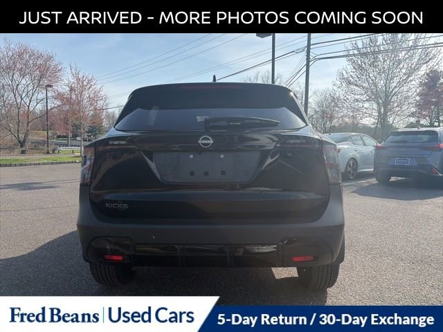 Certified 2025 Nissan Kicks SV w/ Illumination Package image 7