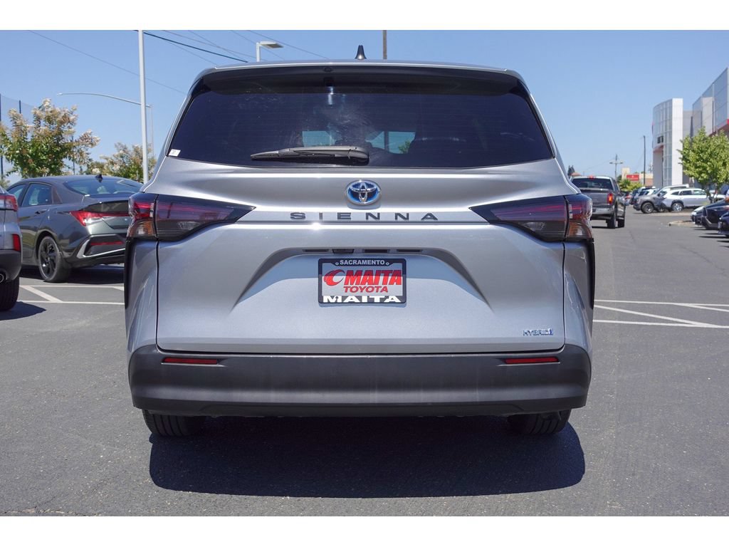 Certified 2023 Toyota Sienna LE FWD image 7