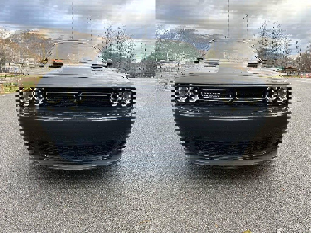 Used 2021 Dodge Challenger SXT image 10