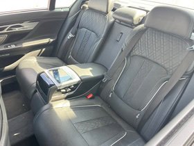 Used 2017 BMW 750i image 9