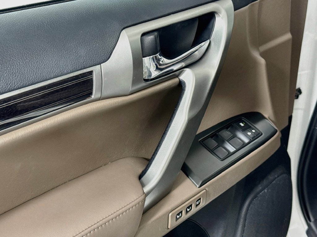 Certified 2023 Lexus GX 460 Premium AWD/4WD image 18