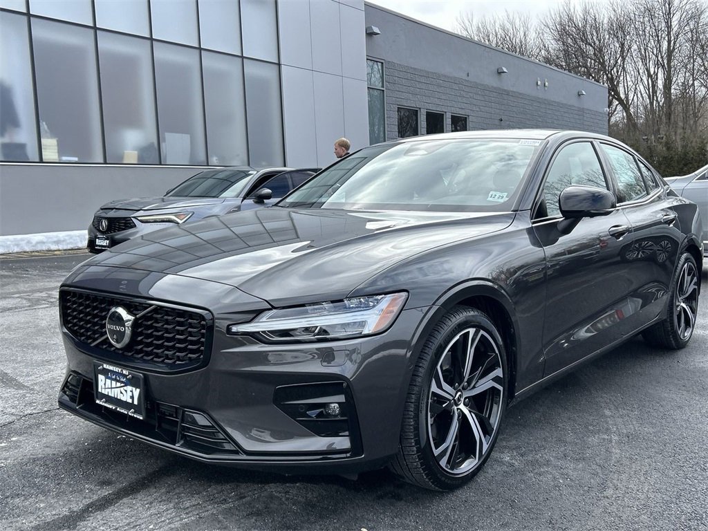 Certified 2025 Volvo S60 B5 Plus image 1