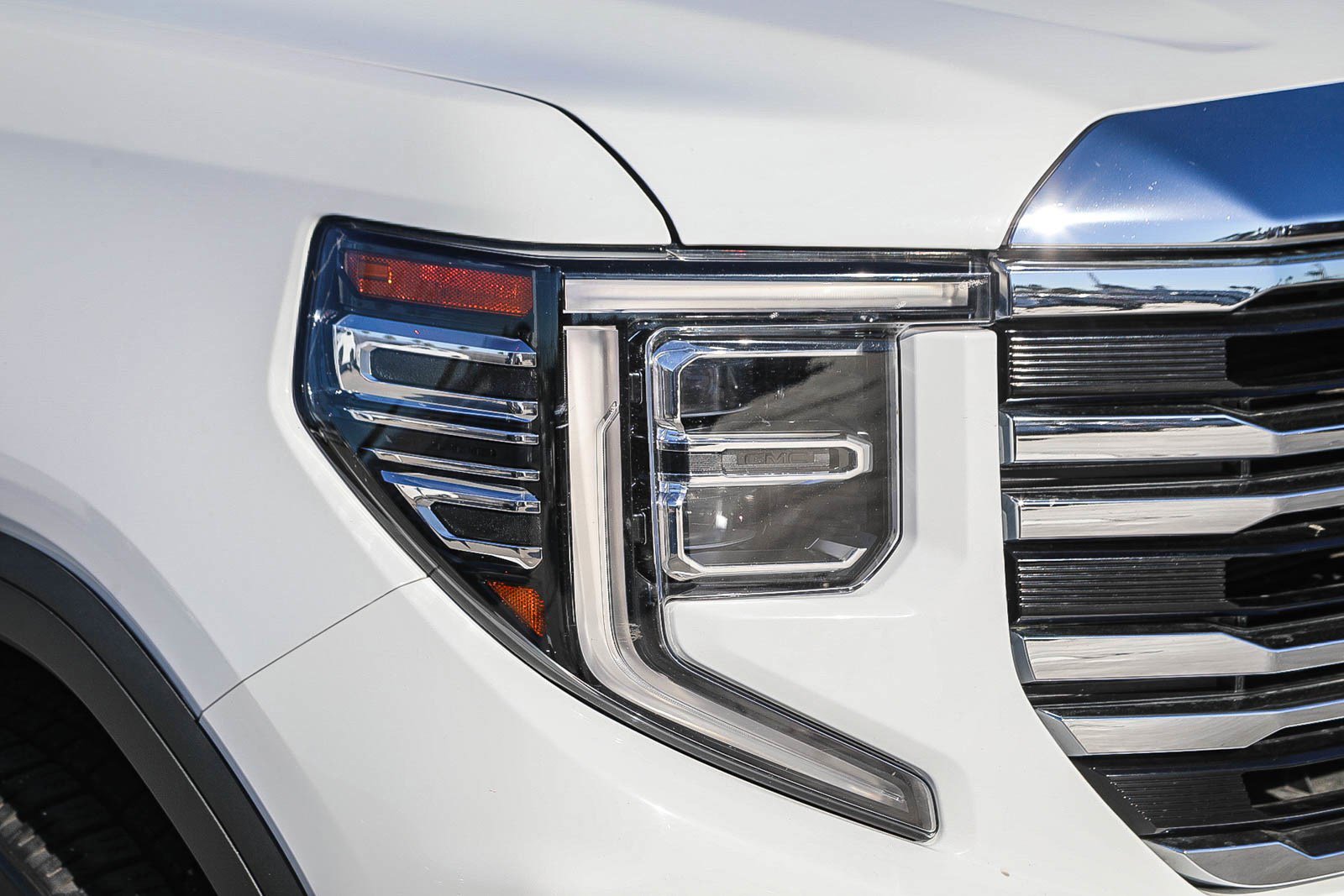 Used 2022 GMC Sierra 1500 SLT image 8