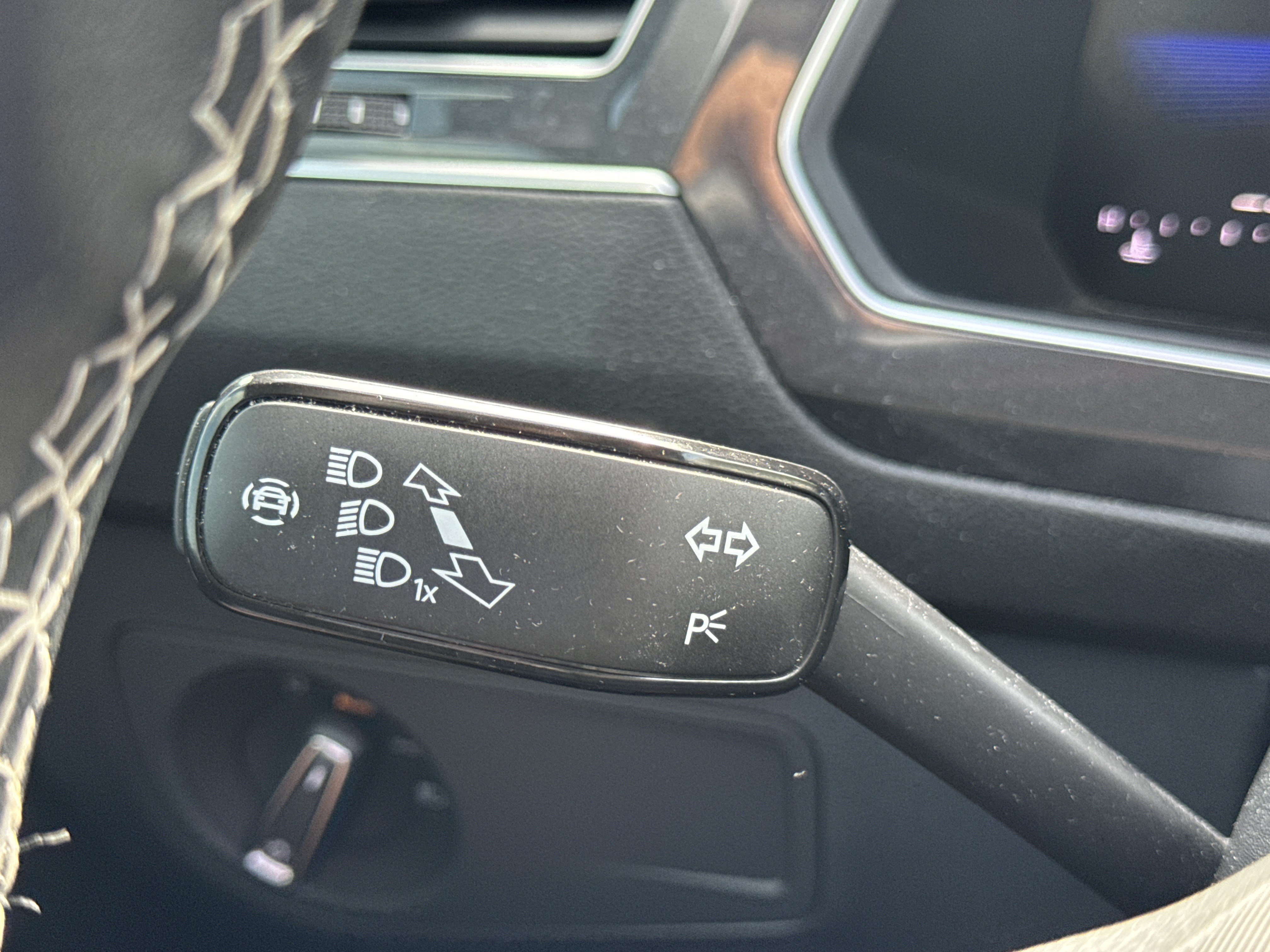 Used 2024 Volkswagen Tiguan SE FWD image 16